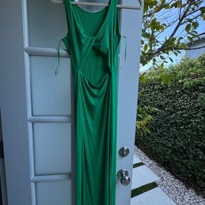 Elegant Green Sleeveless Dress